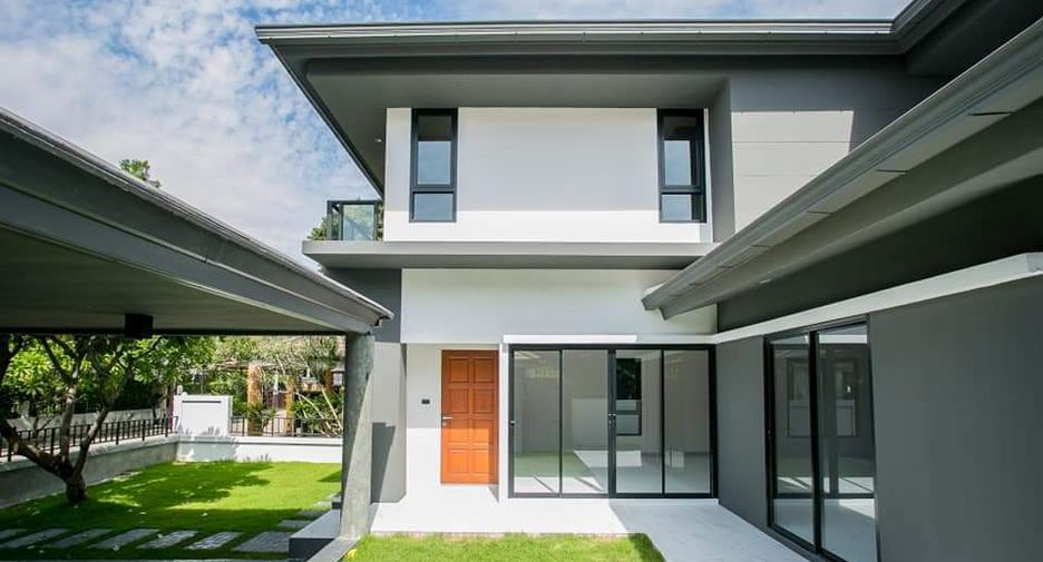 For sale 4 bedrooms house in Lat Phrao, Bangkok