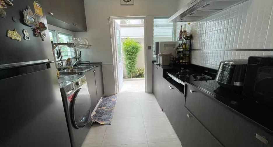 Haus zur Miete und zum Kauf mit 4 Zimmer in Bang Khen, Bangkok