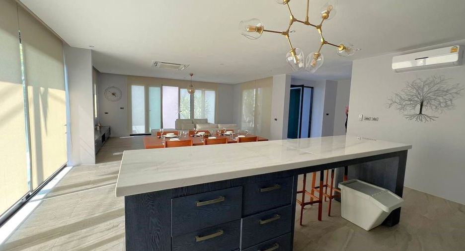 For sale 3 bedrooms villa in Thalang, Phuket