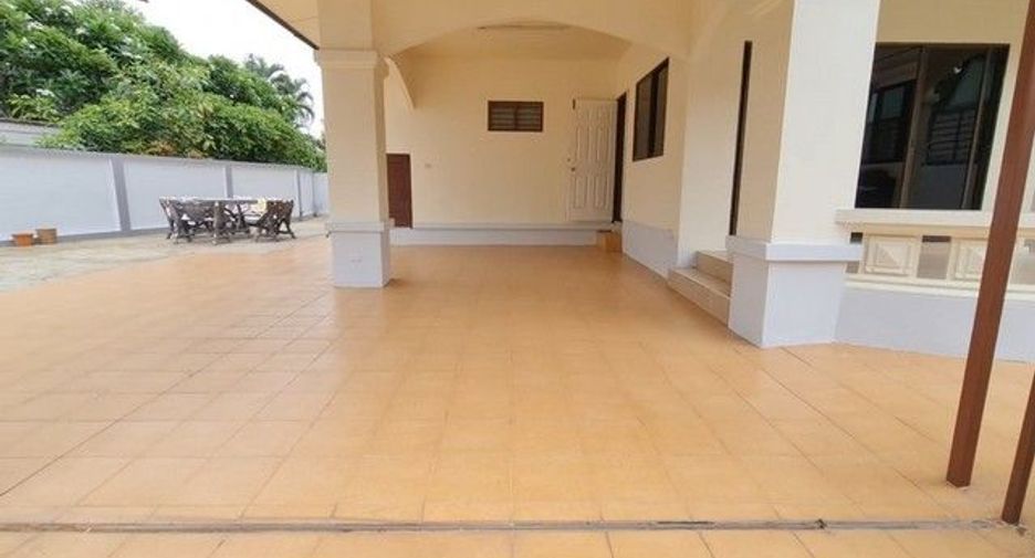 For rent 3 bedrooms house in San Sai, Chiang Mai