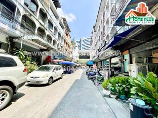 For sale 41 Beds retail Space in Bang Kapi, Bangkok