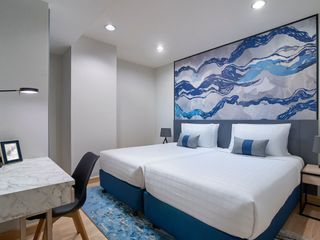 For rent 3 bedrooms condo in Khlong Toei, Bangkok