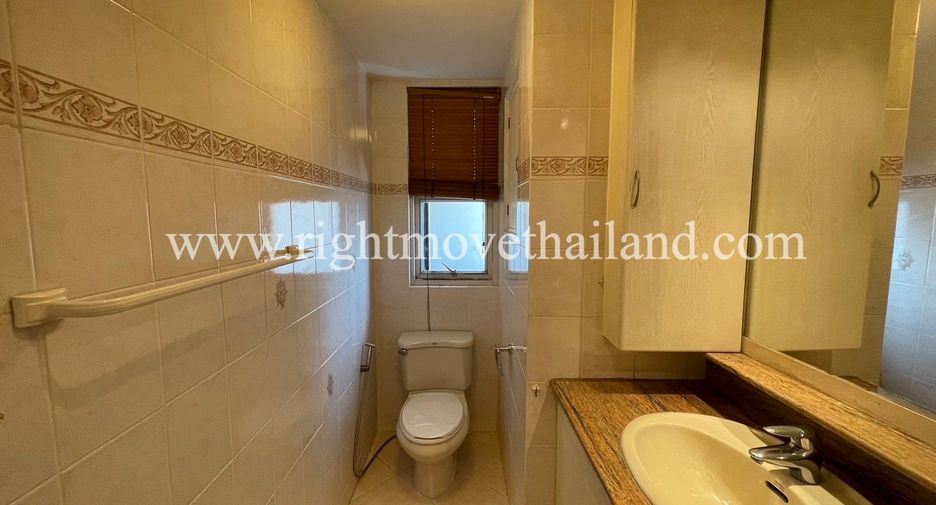 For sale 2 bedrooms condo in Phasi Charoen, Bangkok