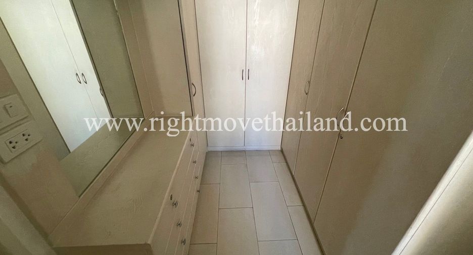 For sale 2 bedrooms condo in Phasi Charoen, Bangkok