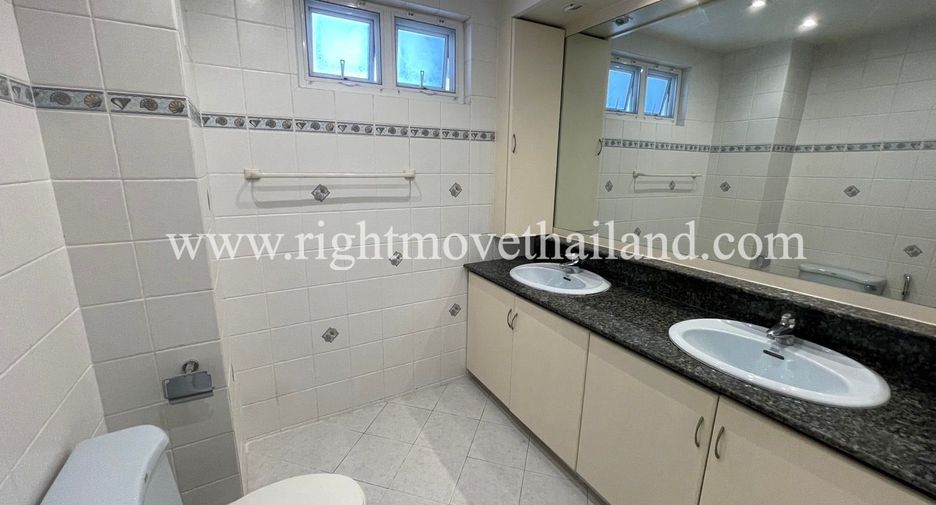 For sale 2 bedrooms condo in Phasi Charoen, Bangkok