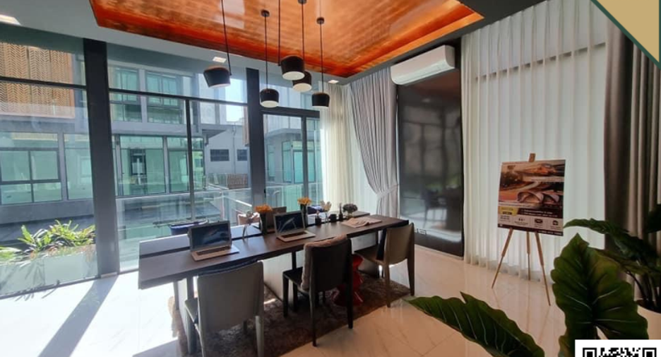 For sale 2 bedrooms townhouse in Bang Kapi, Bangkok