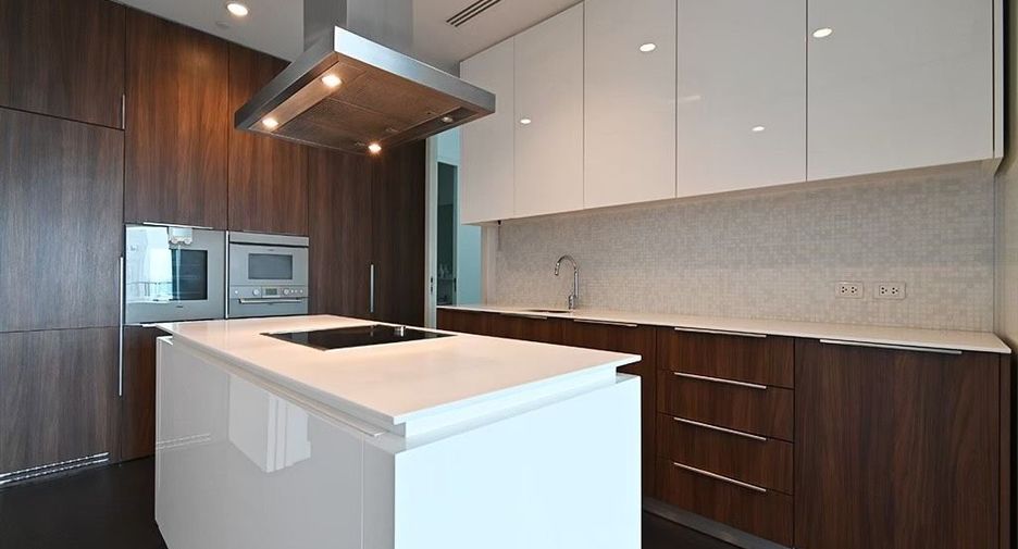 Продажа 3 спальни кондо в Патхум Щан, Бангкок