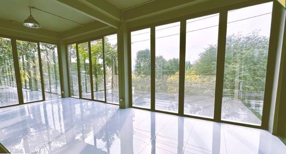 For rent 4 bedrooms retail Space in Chatuchak, Bangkok