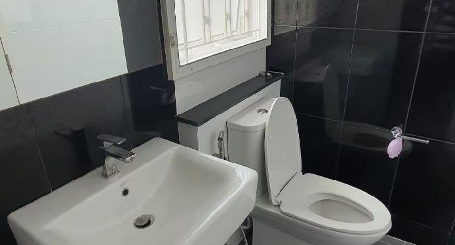 Casa en alquiler de 2 habitaciones en Phutthamonthon, Nakhon Pathom
