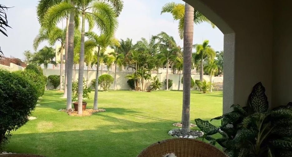 Villa en venta y en alquiler de 4 habitaciones en Bang Lamung, Chonburi