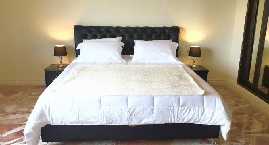 Villa en venta y en alquiler de 4 habitaciones en Bang Lamung, Chonburi