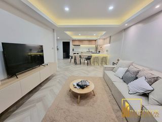 For rent 4 bedrooms townhouse in Watthana, Bangkok