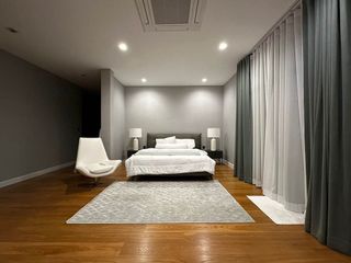 出租 4 卧室 独立屋 在 Phra Khanong, 曼谷
