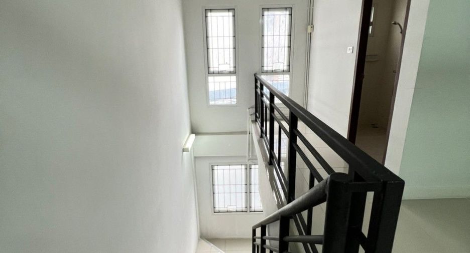 For sale 3 bedrooms retail Space in Mueang Chiang Mai, Chiang Mai
