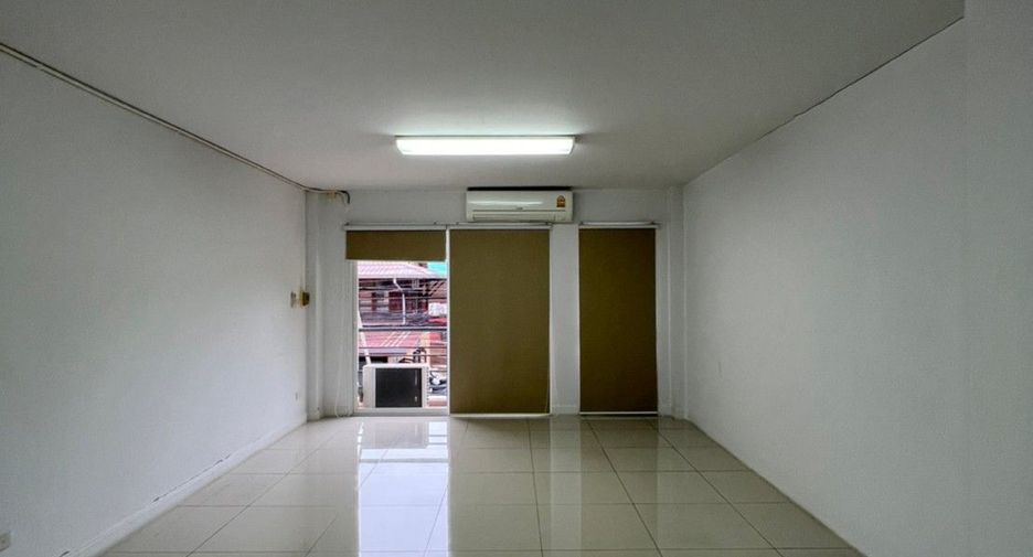 For sale 3 bedrooms retail Space in Mueang Chiang Mai, Chiang Mai