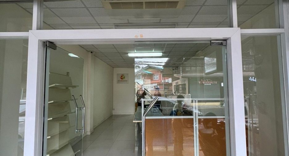 For sale 3 bedrooms retail Space in Mueang Chiang Mai, Chiang Mai
