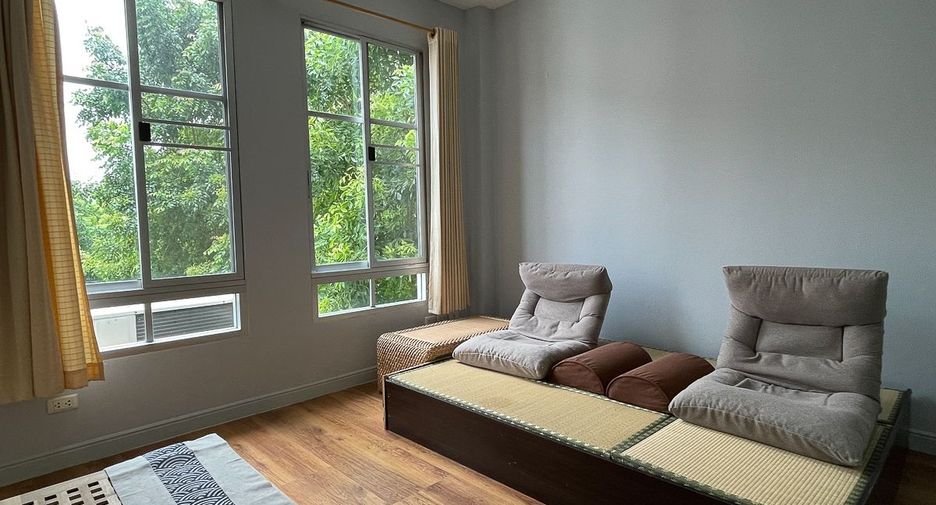 Reihenhaus zur Miete mit 4 Zimmer in Yan Nawa, Bangkok