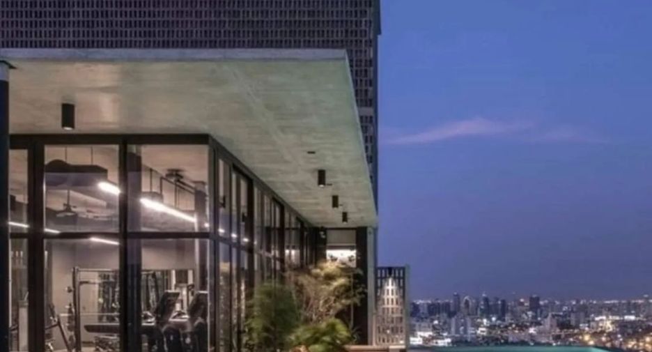 Condo en venta de 3 habitaciones en Yan Nawa, Bangkok