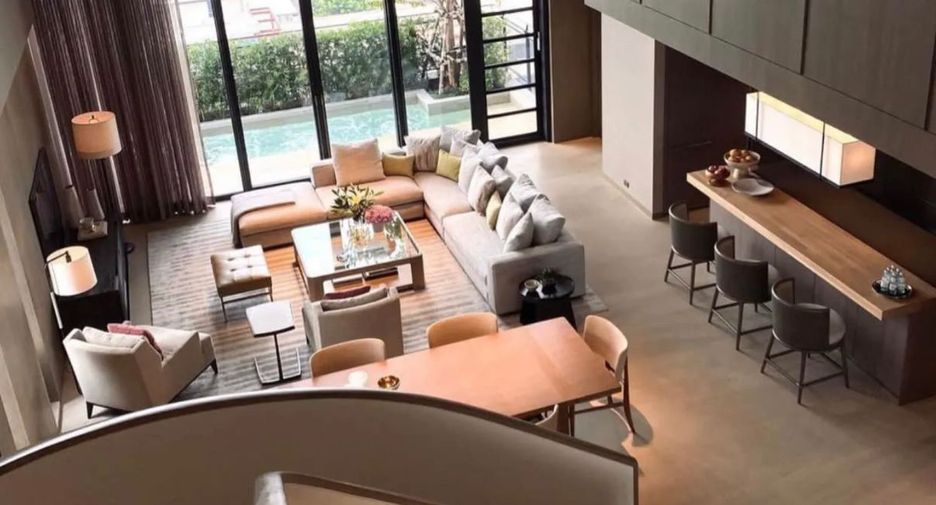 Condo en venta de 3 habitaciones en Yan Nawa, Bangkok