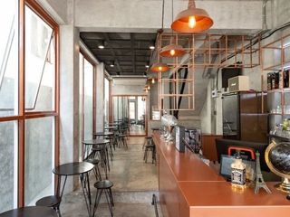 For rent and for sale 5 bedrooms retail Space in Din Daeng, Bangkok