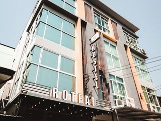 For rent and for sale 5 bedrooms retail Space in Din Daeng, Bangkok