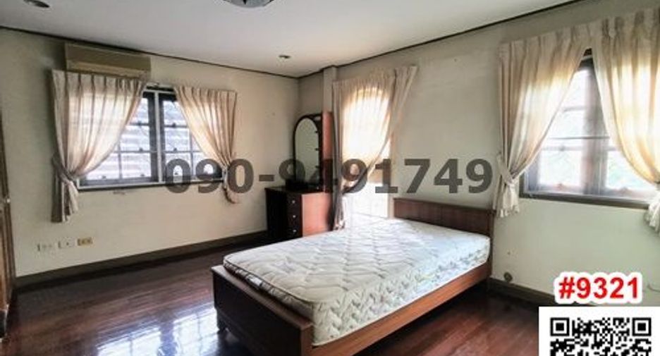 For rent 3 bed house in Taling Chan, Bangkok