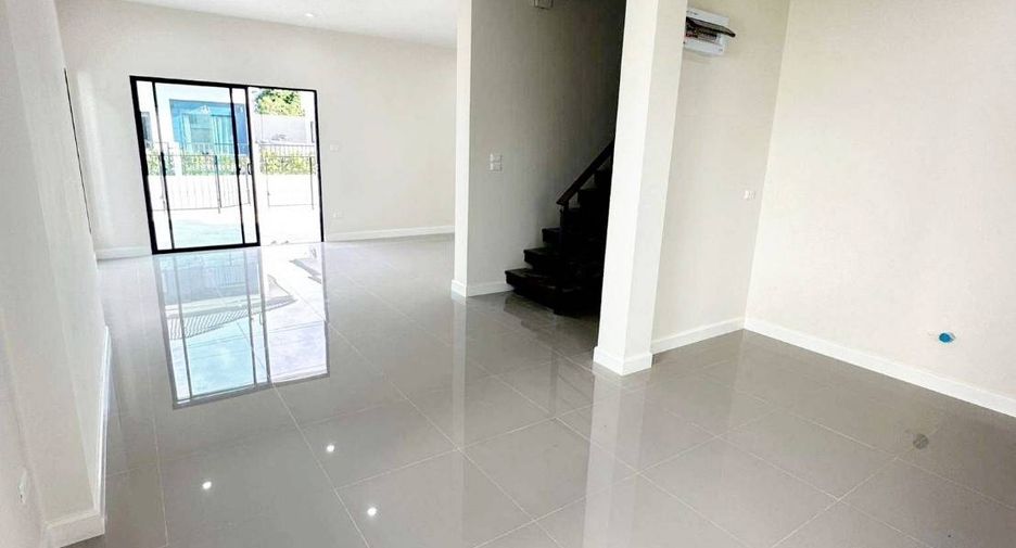 For rent 3 bed house in Lam Luk Ka, Pathum Thani