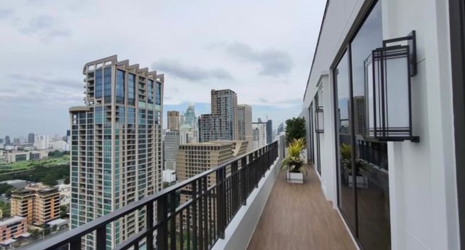 Wohnung zur Miete mit 3 Zimmer in Pathum Wan, Bangkok
