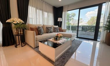 À louer et à vendre 4 chambres maison à Bang Phli, Samut Prakan
