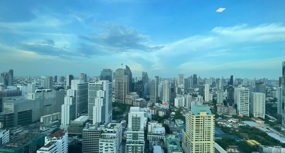 For sale 3 bedrooms condo in Khlong Toei, Bangkok