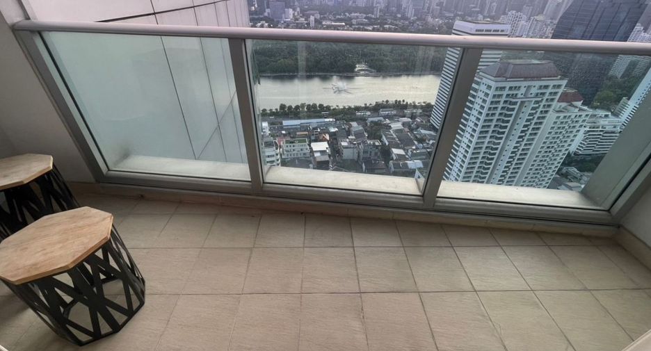 For sale 3 bedrooms condo in Khlong Toei, Bangkok