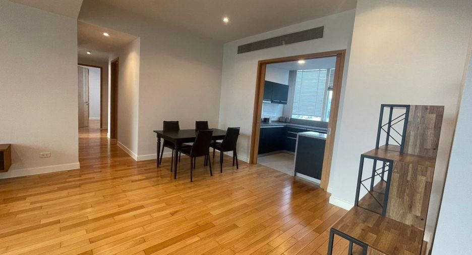 For sale 3 bedrooms condo in Khlong Toei, Bangkok