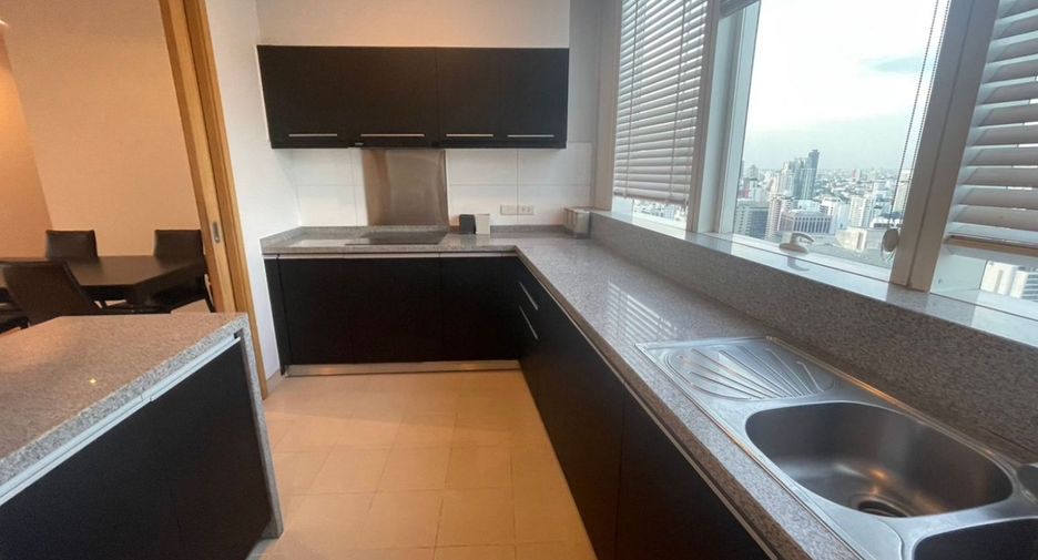 For sale 3 bedrooms condo in Khlong Toei, Bangkok