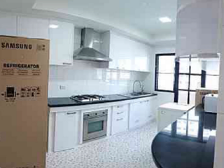 Apartment zur Miete mit 3 Zimmer in Khlong Toei, Bangkok