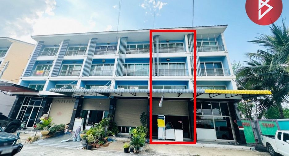 For sale 4 Beds retail Space in Nakhon Chai Si, Nakhon Pathom