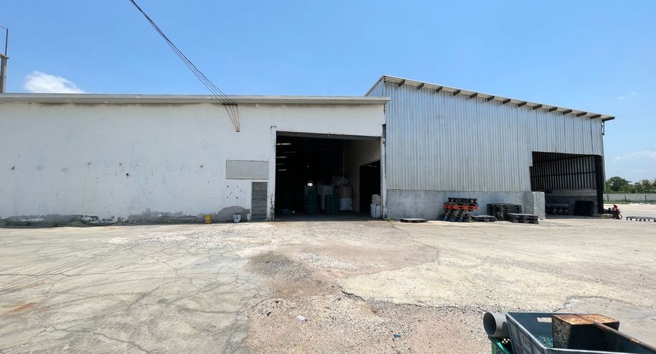 For rent and for sale 3 bed warehouse in Phanat Nikhom, Chonburi