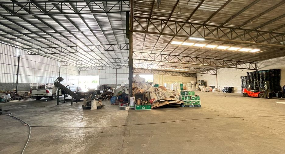 For rent and for sale 3 bed warehouse in Phanat Nikhom, Chonburi