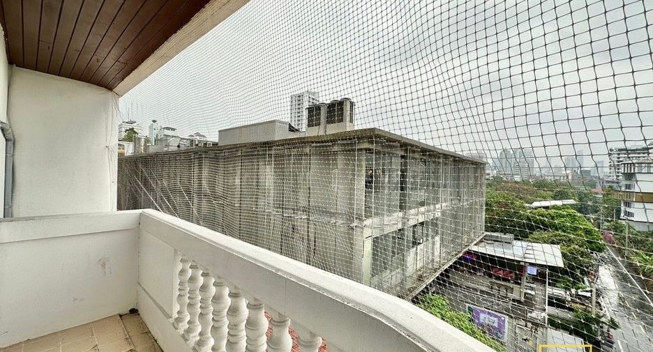 À louer 2 chambres condo à Watthana, Bangkok
