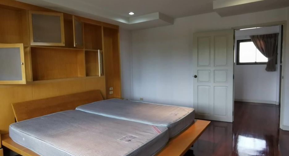 À louer 1 chambre maison de ville à Phaya Thai, Bangkok