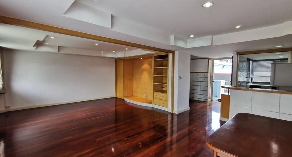 À louer 1 chambre maison de ville à Phaya Thai, Bangkok