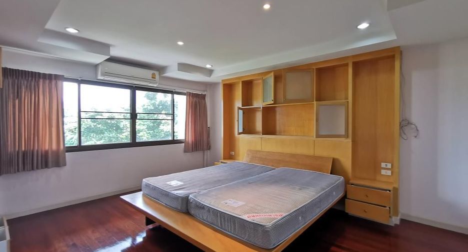 À louer 1 chambre maison de ville à Phaya Thai, Bangkok