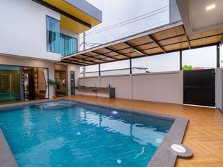 For sale 5 bed villa in East Pattaya, Pattaya