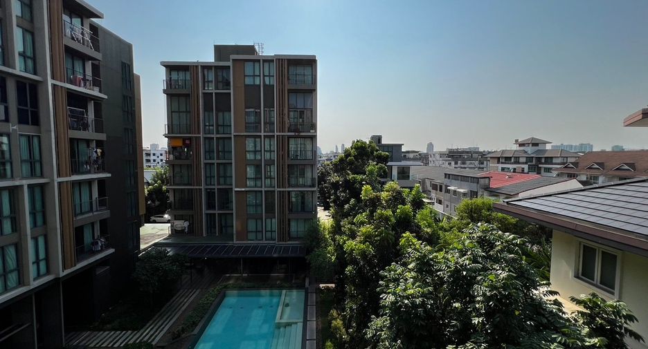 For sale 2 Beds condo in Lat Phrao, Bangkok