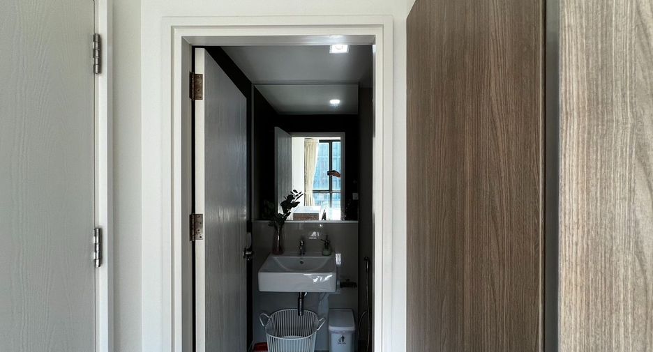 For sale 2 Beds condo in Lat Phrao, Bangkok