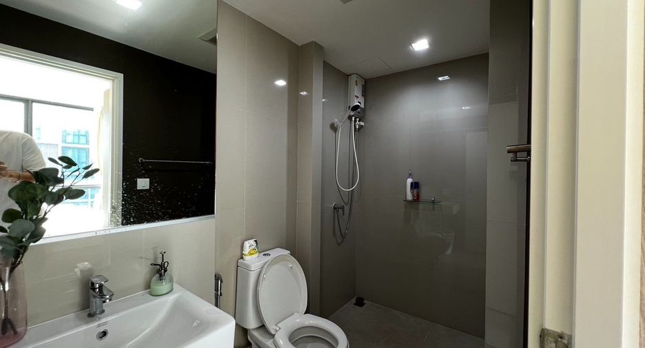 For sale 2 Beds condo in Lat Phrao, Bangkok