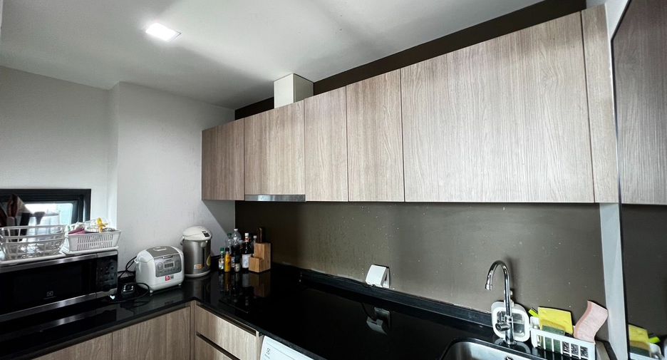 For sale 2 Beds condo in Lat Phrao, Bangkok