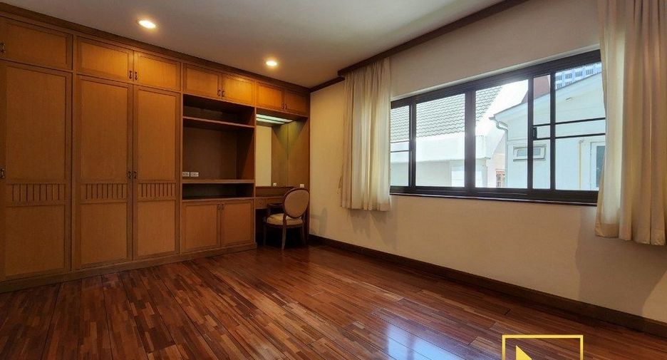 For rent 2 Beds apartment in Sathon, Bangkok