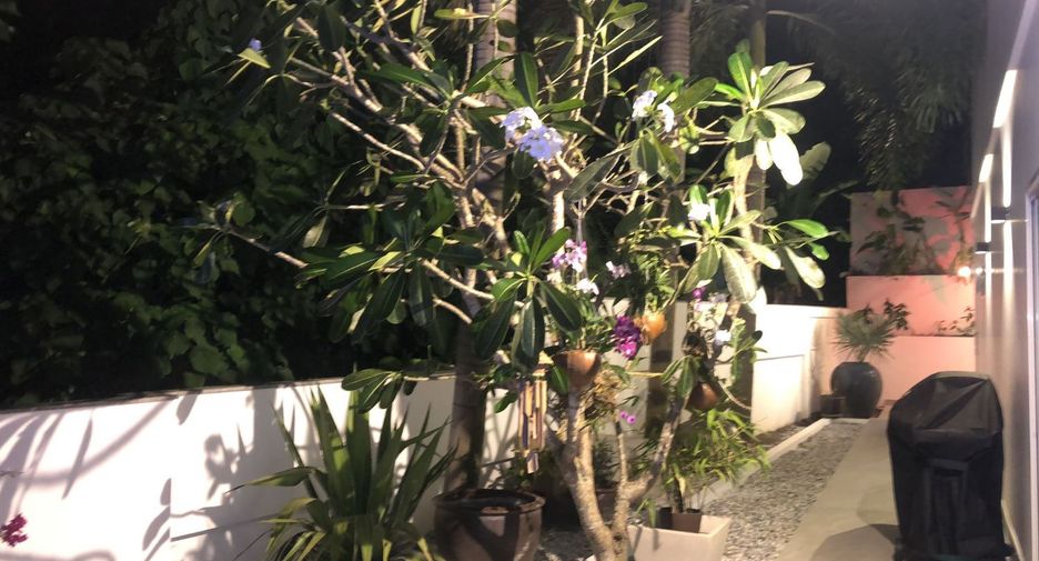 出租 和 出售 4 卧室 独立屋 在 Phuket Town, 普吉
