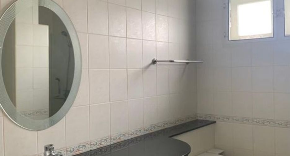 For rent 4 bedrooms house in Bang Na, Bangkok