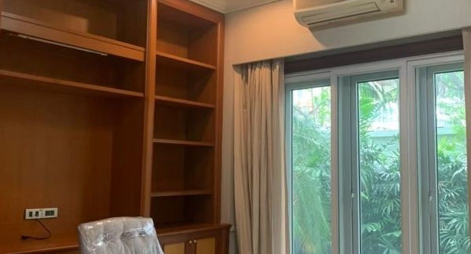 For rent 4 bedrooms house in Bang Na, Bangkok